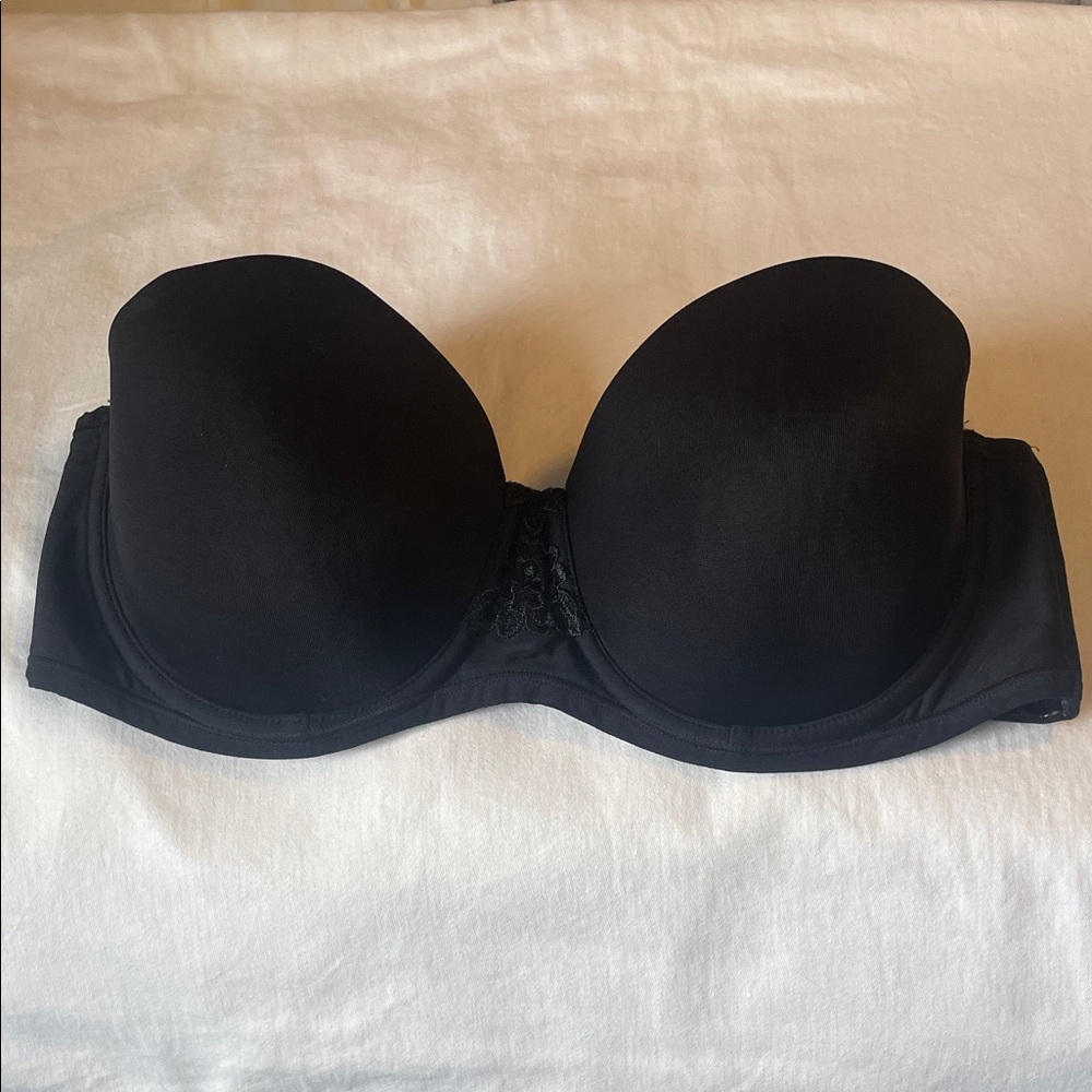 Vanity Fair Black Strapless Molded Cup Bra with Subtle Lace